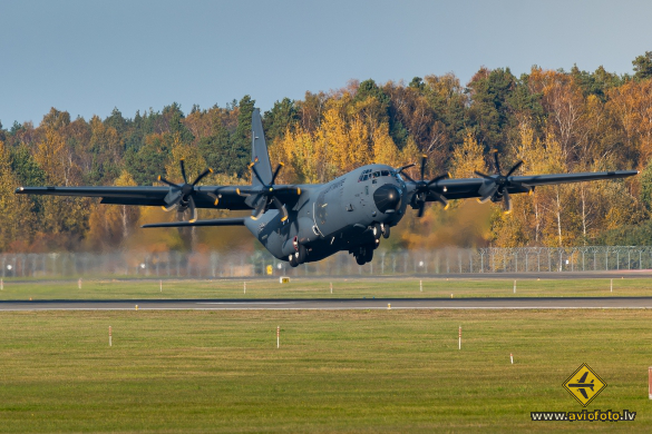Lockheed Martin C-130J-30 Hercules (L-382)
